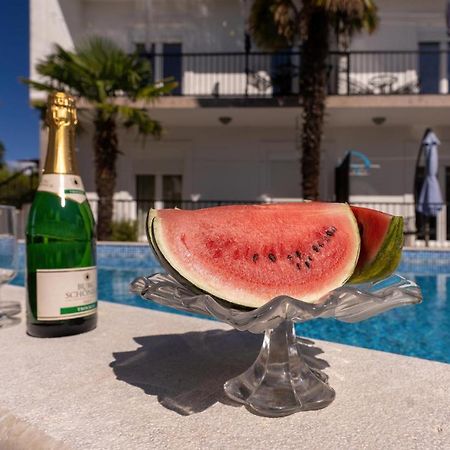 Cozy Apartment In Krk With Kitchen クルク エクステリア 写真