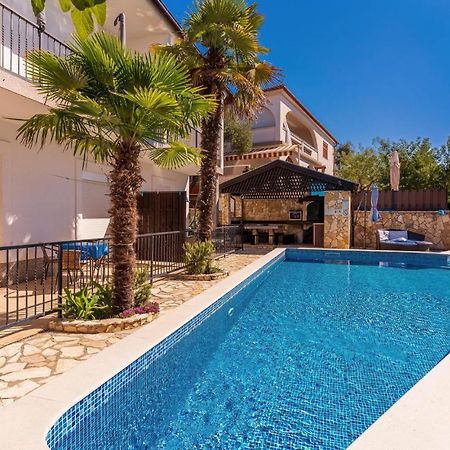 Cozy Apartment In Krk With Kitchen クルク エクステリア 写真