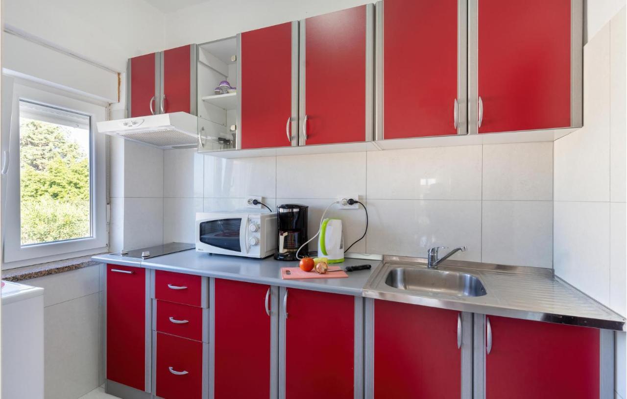 Cozy Apartment In Krk With Kitchen クルク エクステリア 写真