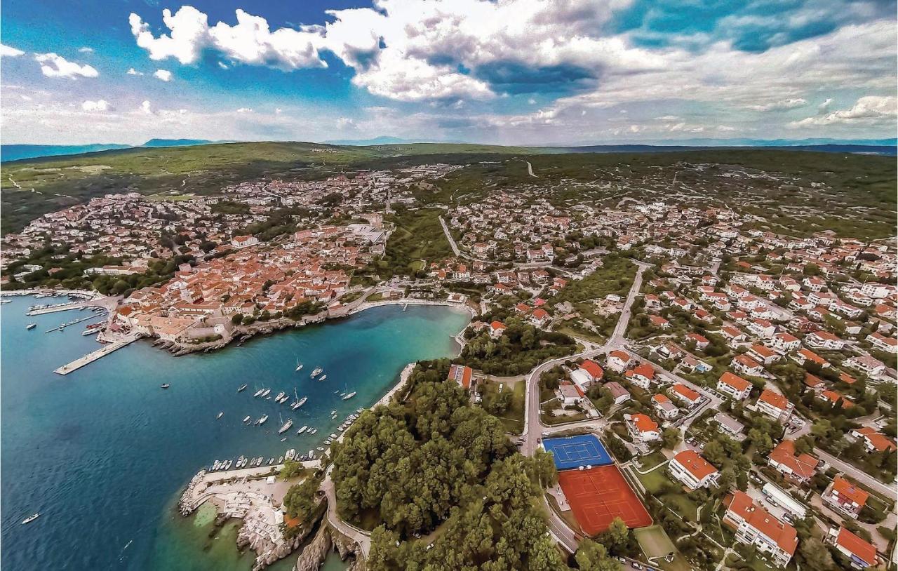 Cozy Apartment In Krk With Kitchen クルク エクステリア 写真