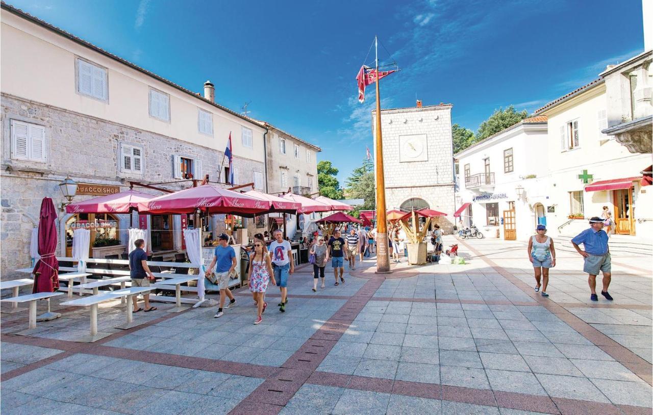 Cozy Apartment In Krk With Kitchen クルク エクステリア 写真
